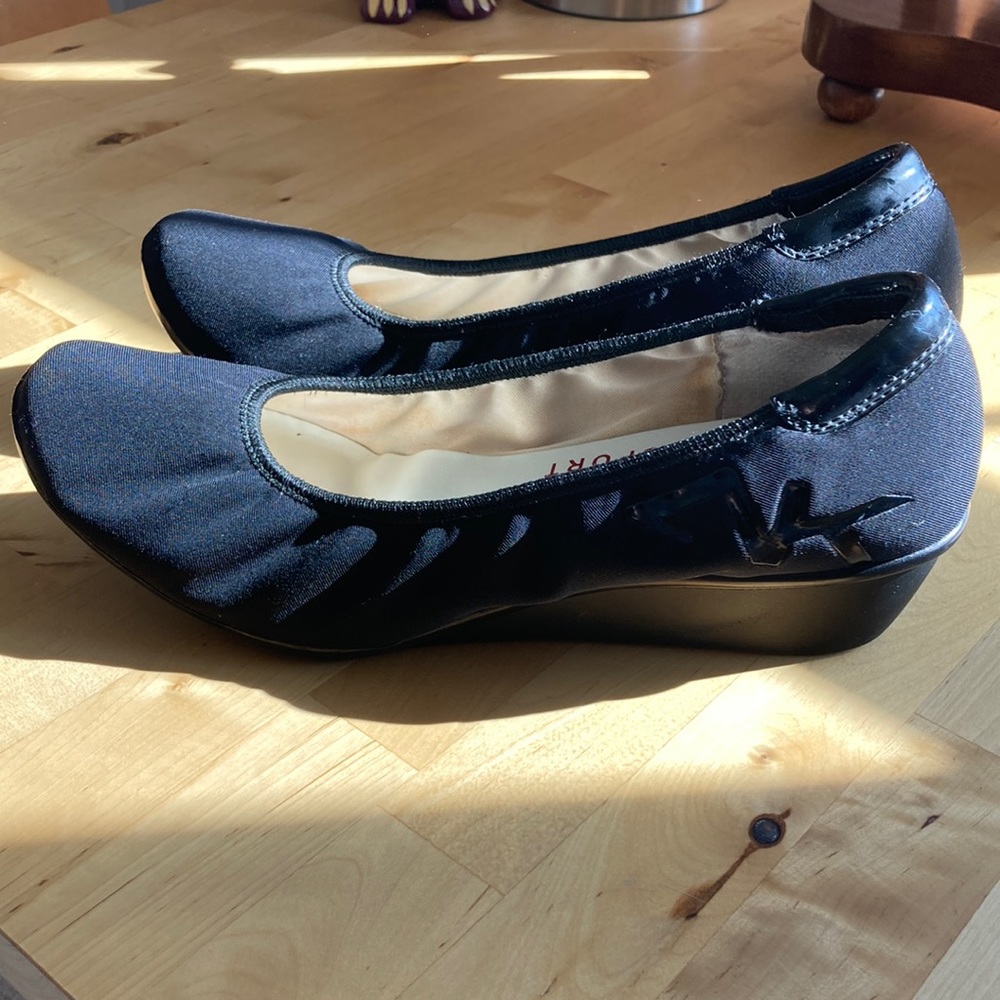 Black AK sport heeled shoes